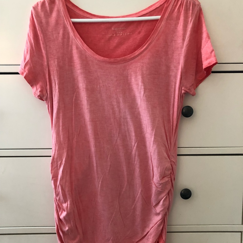 Medium Motherhood Maternity coral T-shirt EUC